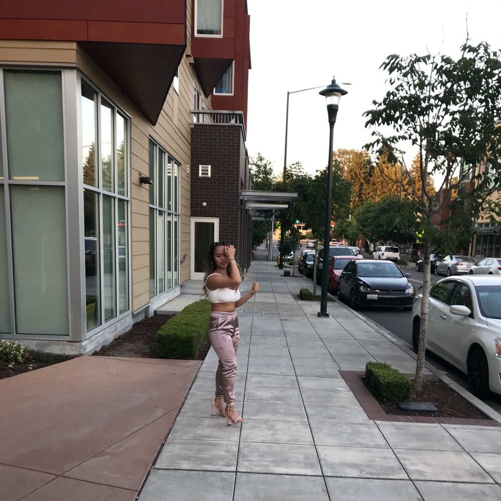 satin joggers (mauve)